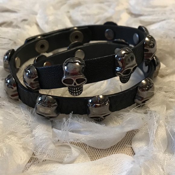 Natasha Couture Jewelry - 🎉HP🎉 Pewter Skull Bracelet