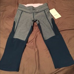 NWT Lululemon training tough crop.