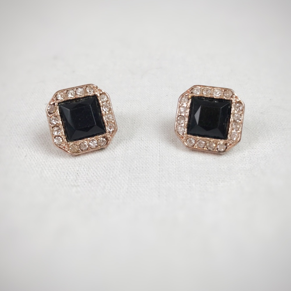 💎 Stud Earrings Black & White Stones - Never Worn