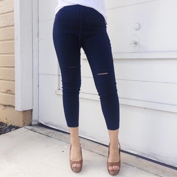 $20 Sale☀️ Navy High-Waisted Distressed Pants - Picture 4 of 7