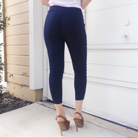 $20 Sale☀️ Navy High-Waisted Distressed Pants - Picture 5 of 7