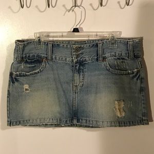 •American Eagle distressed jean skirt