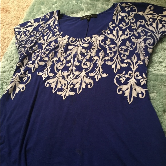 Tops - Picture 2 of 2