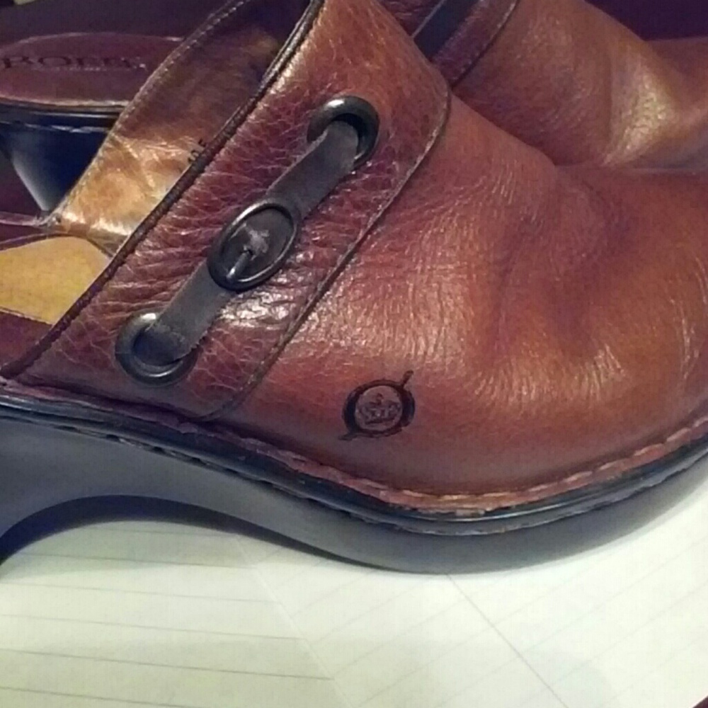 ♨♨Hot Buy! Born Size 9 Heel Mules♨♨