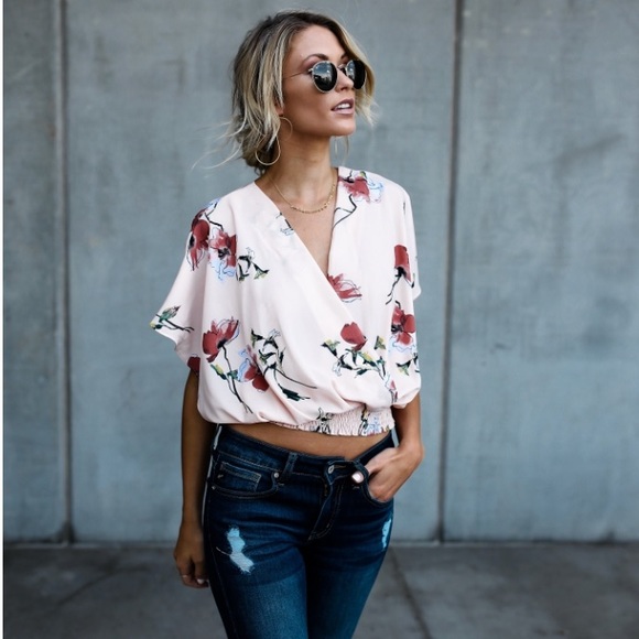 Creme Blush Floral Blouse - Picture 4 of 5