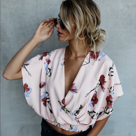 Creme Blush Floral Blouse - Picture 3 of 5