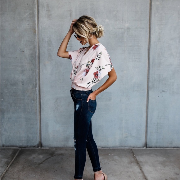 Creme Blush Floral Blouse - Picture 5 of 5