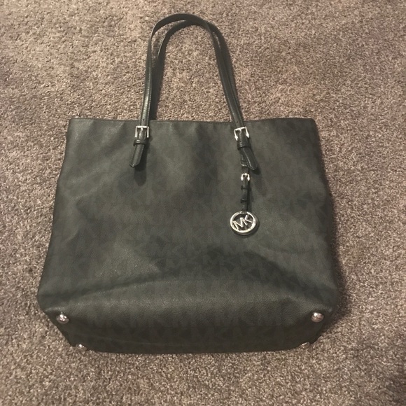 Michael Kors Handbags - Michael Kors purse