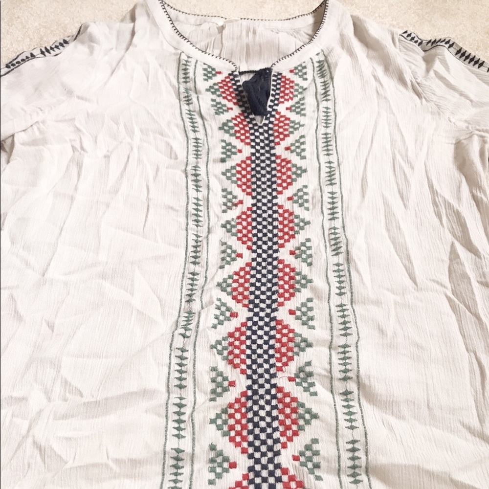 Embroidered top - Picture 2 of 8