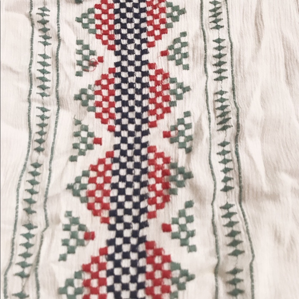 Embroidered top - Picture 6 of 8