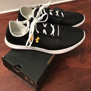 Women’s Under Armour Lightweight Sneakersb