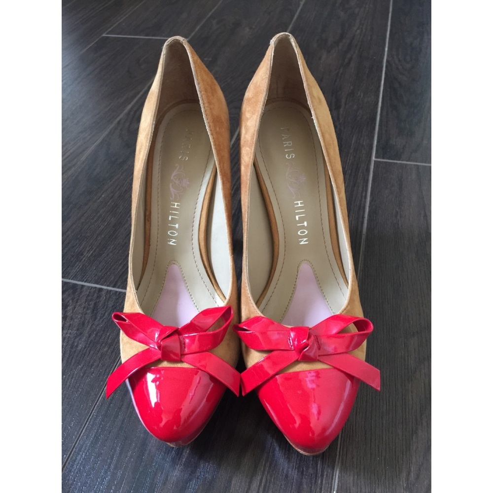 Gorgeous red / camel suede Paris Hilton shoe