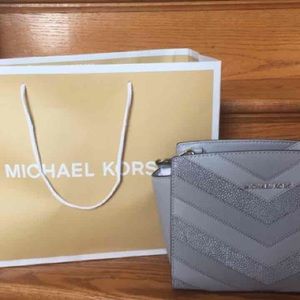 Micheal kors purse