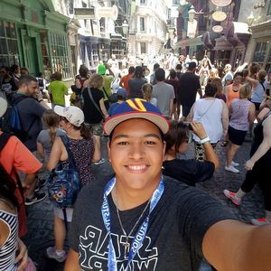 Meet your Posher, Jesus eduardo