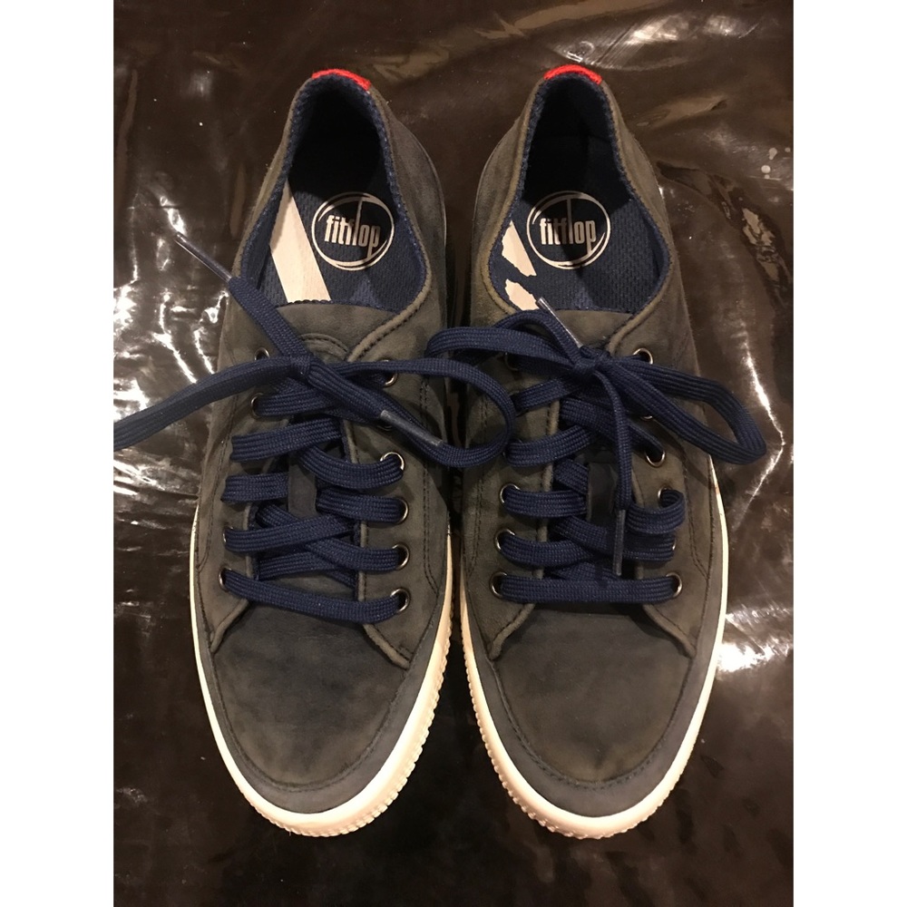 Women's suede fitflop sneakers