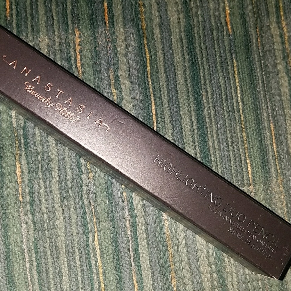 Anastasia Beverley Hills  Highlighting Pencil