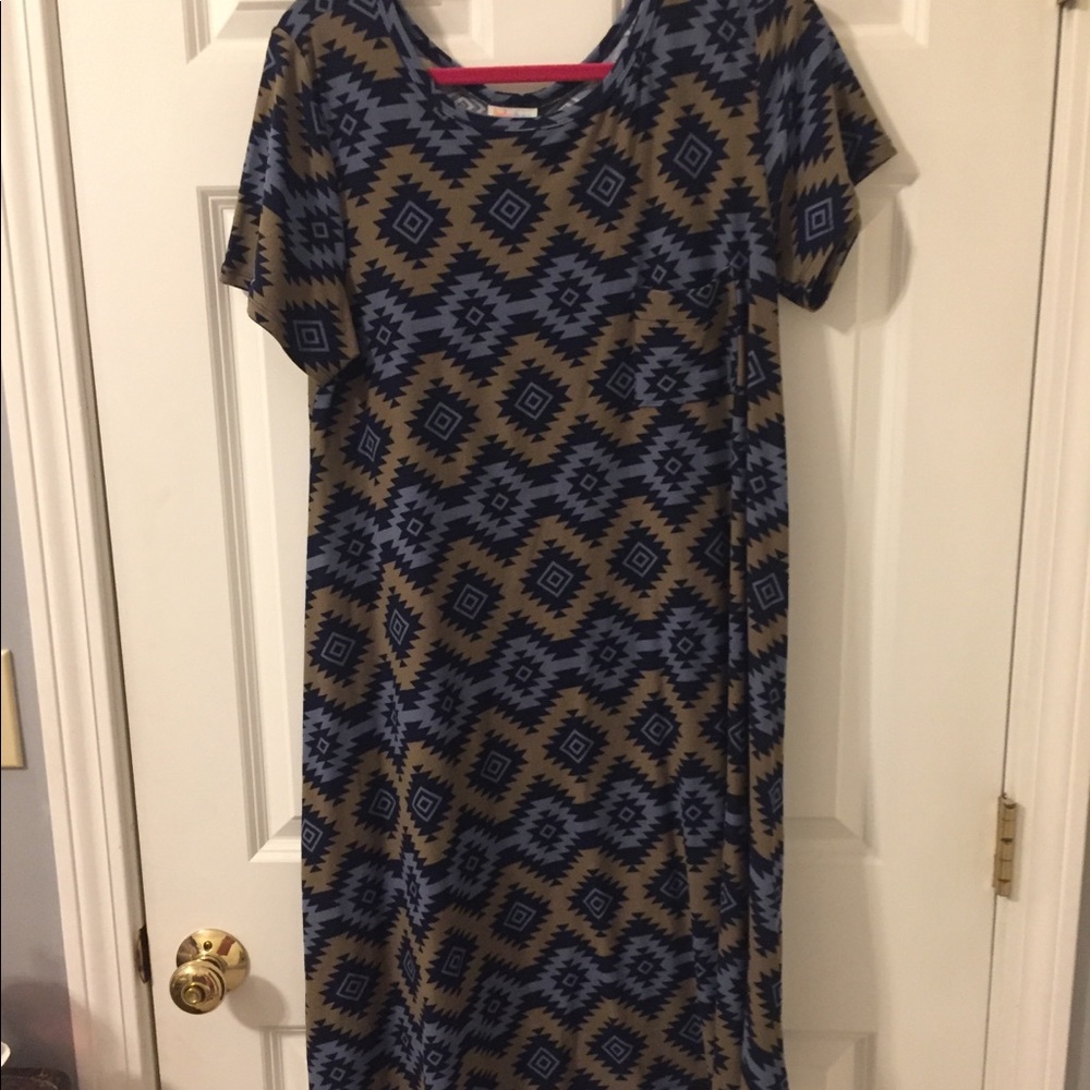 Lularoe Carly Medium 💙 Softest material!