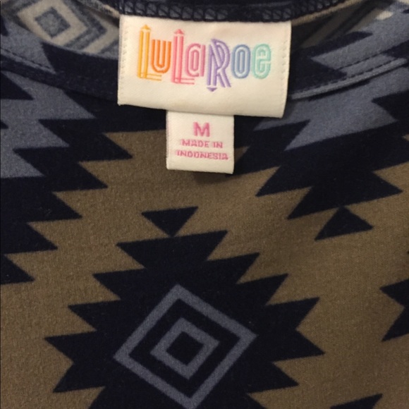 Lularoe Carly Medium 💙 Softest material! - Picture 2 of 3