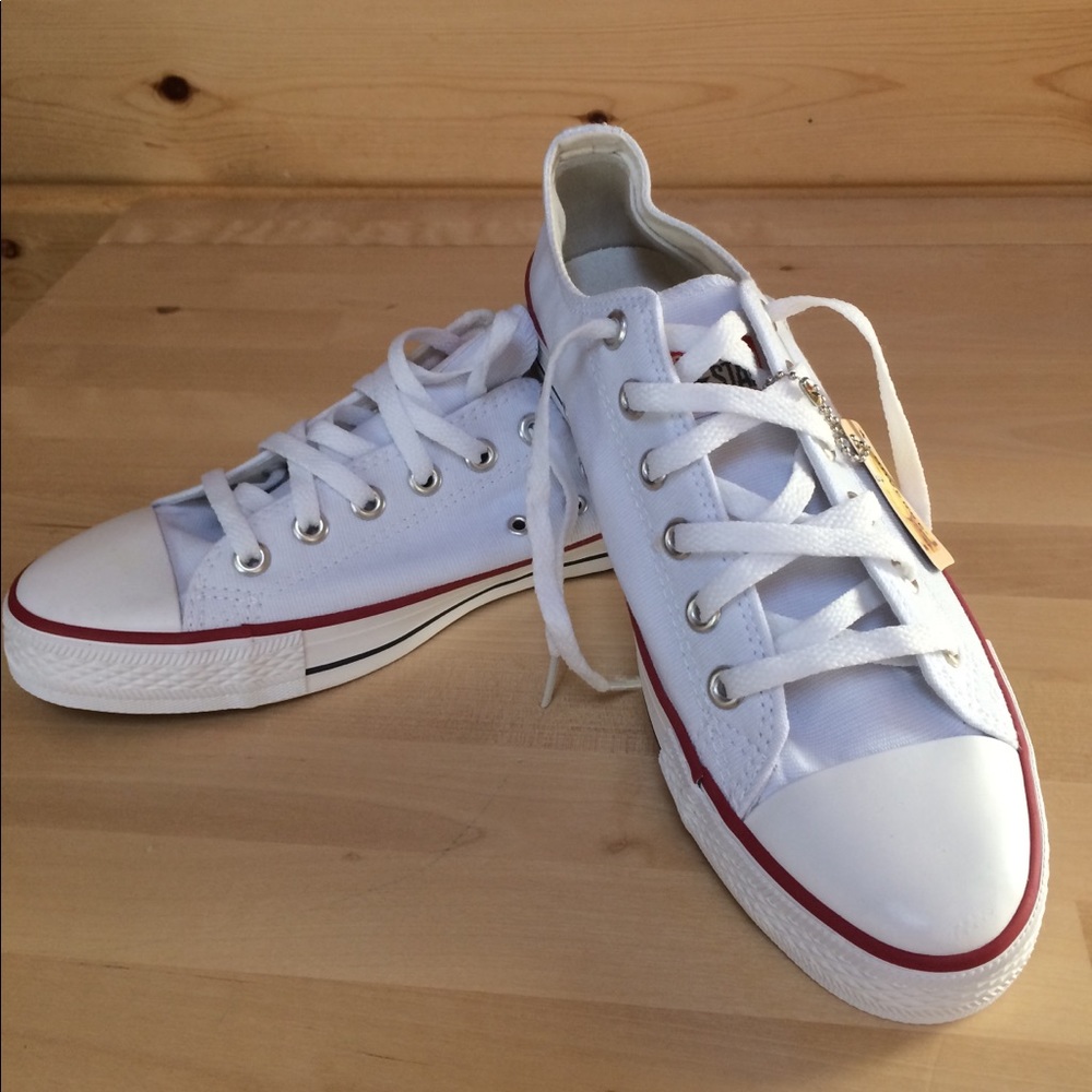 Converse low top