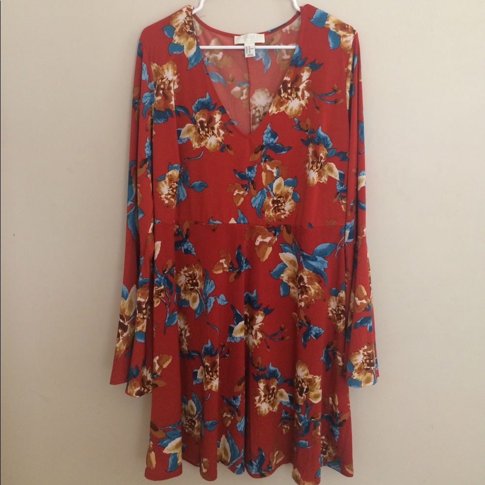 Floral bell sleeve dress