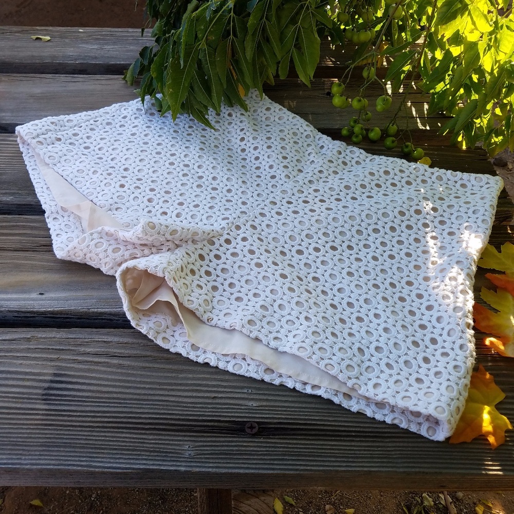 Banana Republic Cream Lace Dress Shorts