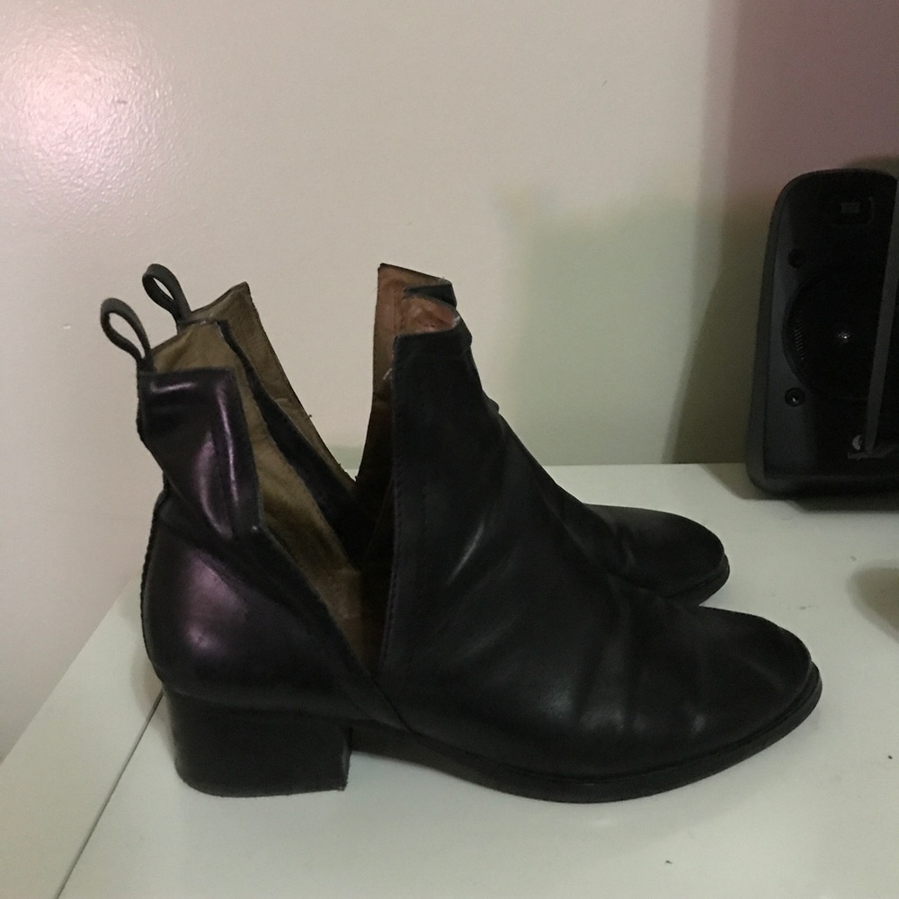Jeffrey Campbell Black Leather Oriley Booties - Picture 2 of 6