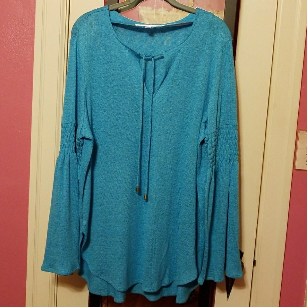 Bohemian bell sleeve sweater NWOT
