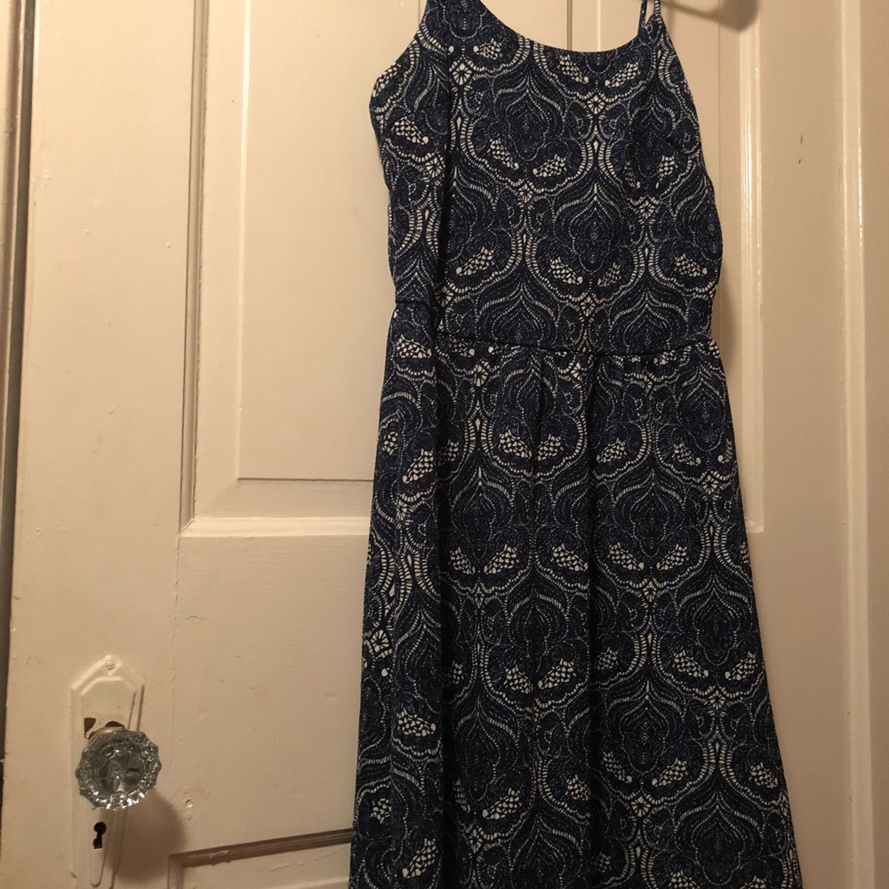 Francesca’s Miami navy & white paisley dress. - Picture 5 of 8