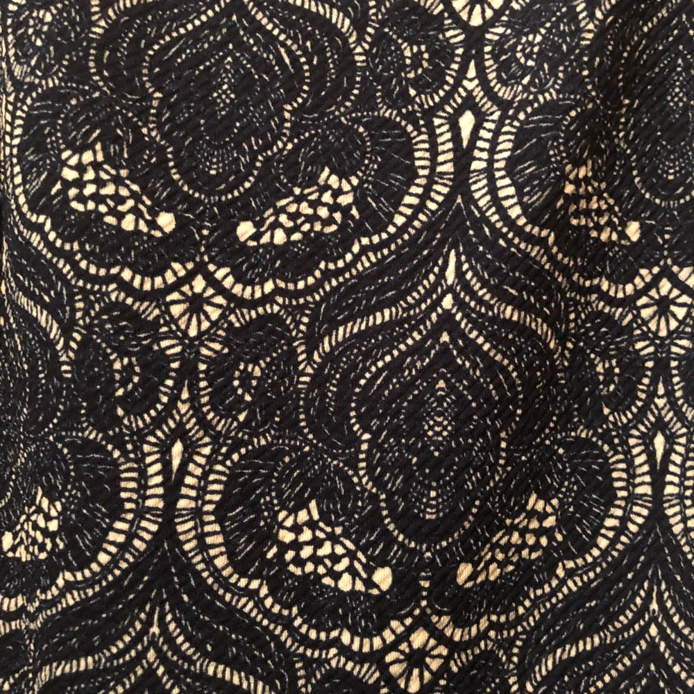 Francesca’s Miami navy & white paisley dress. - Picture 4 of 8