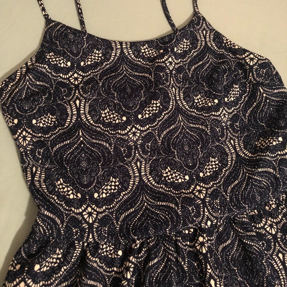 Francesca’s Miami navy & white paisley dress. - Picture 3 of 8