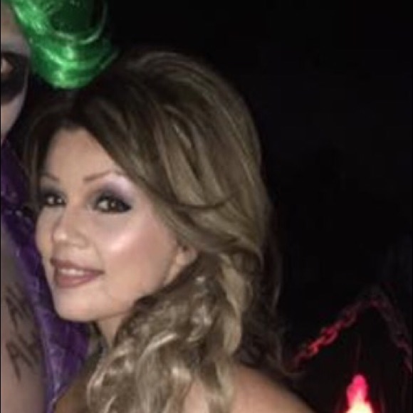 Meet your Posher, Angie - Picture 1 of 1