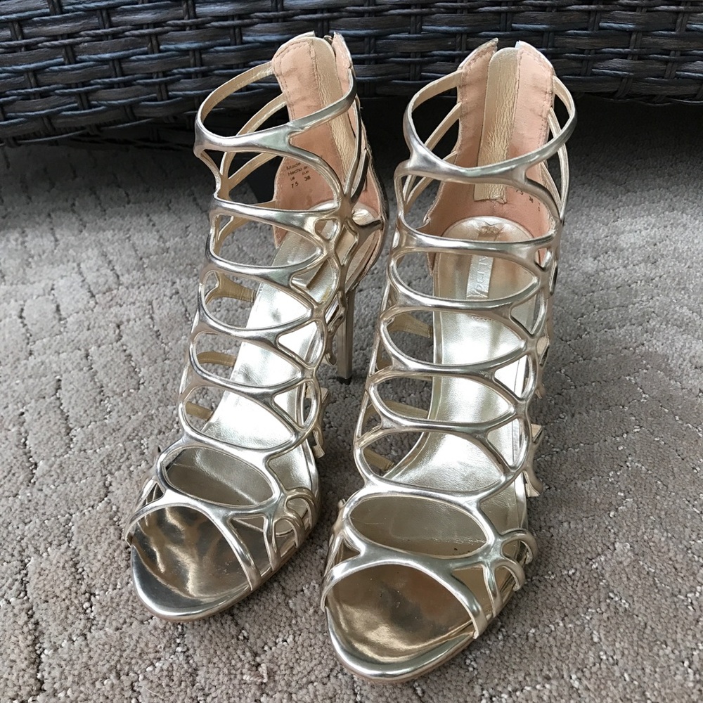 High Heels - Picture 2 of 6