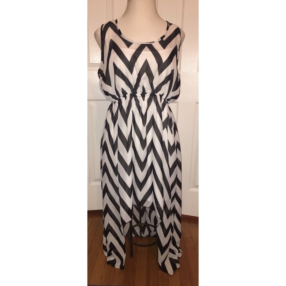Junior Plus Size High Low Chevron Print Dress