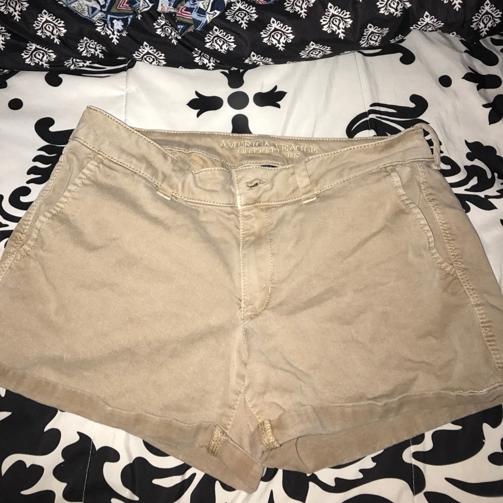 American eagle khaki shorts