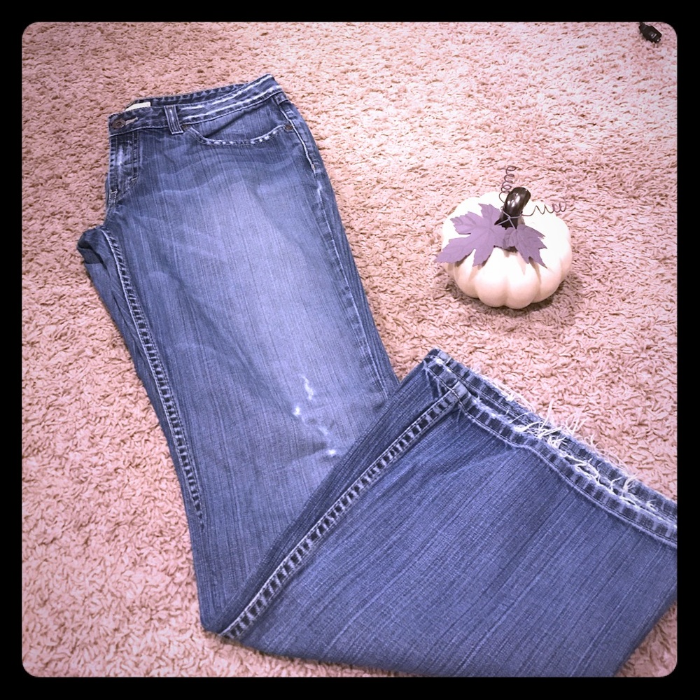 Buckle BKE Distressed Bootcut Jeans