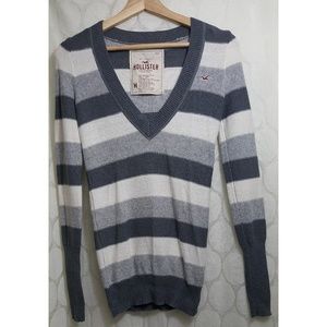 Hollister Sweaters - Hollister V Neck Sweater Hollister Sweaters - Hollister V Neck Sweater