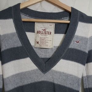 Hollister Sweaters - Hollister V Neck Sweater Hollister Sweaters - Hollister V Neck Sweater