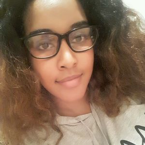 Meet your Posher, Romaira