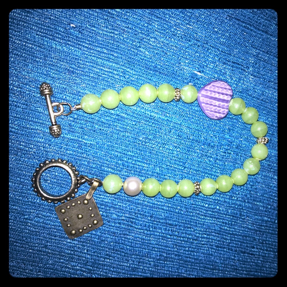 Green & gold Beaded bracelet w/ a Purple Heart