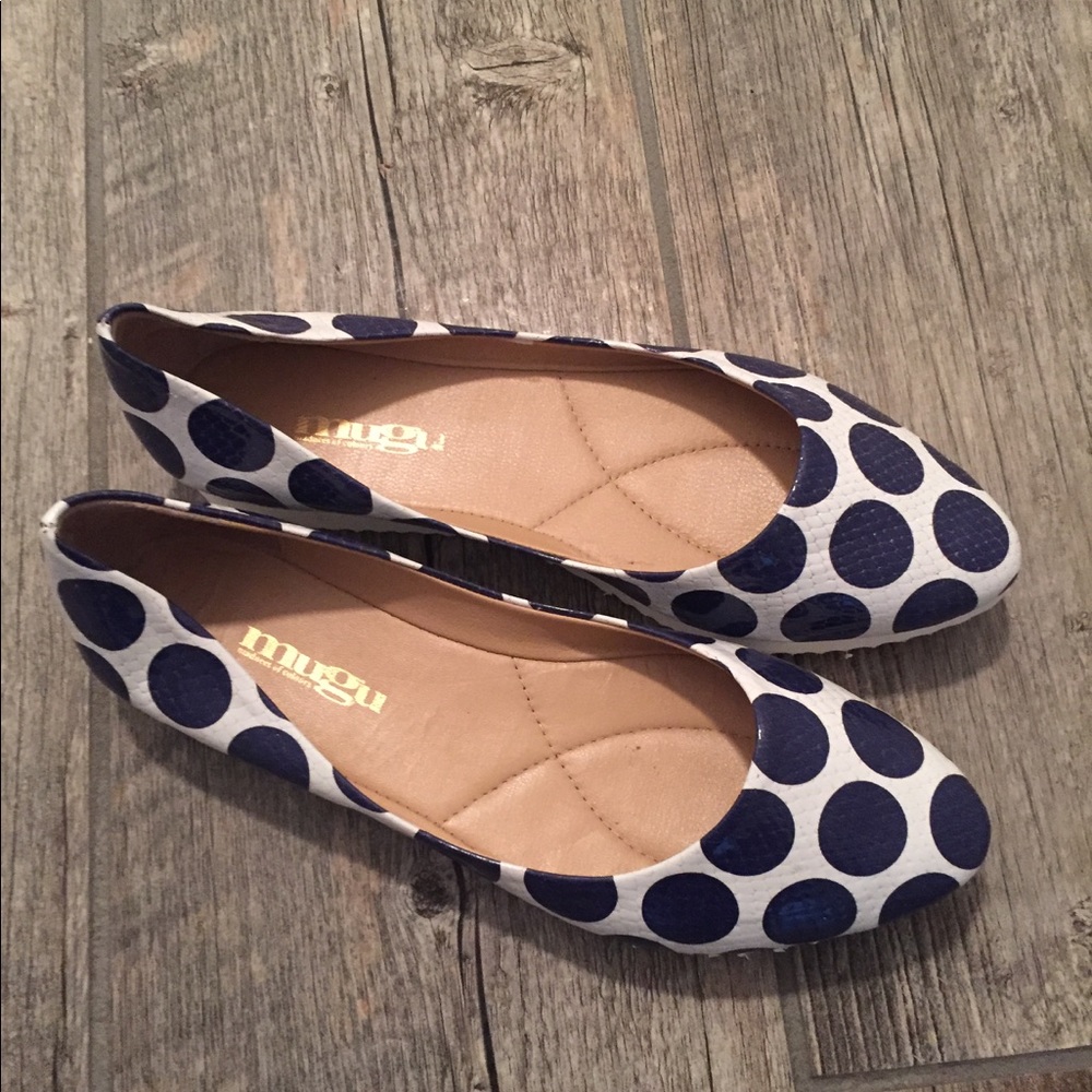 MUGU slip on shoes, brand new