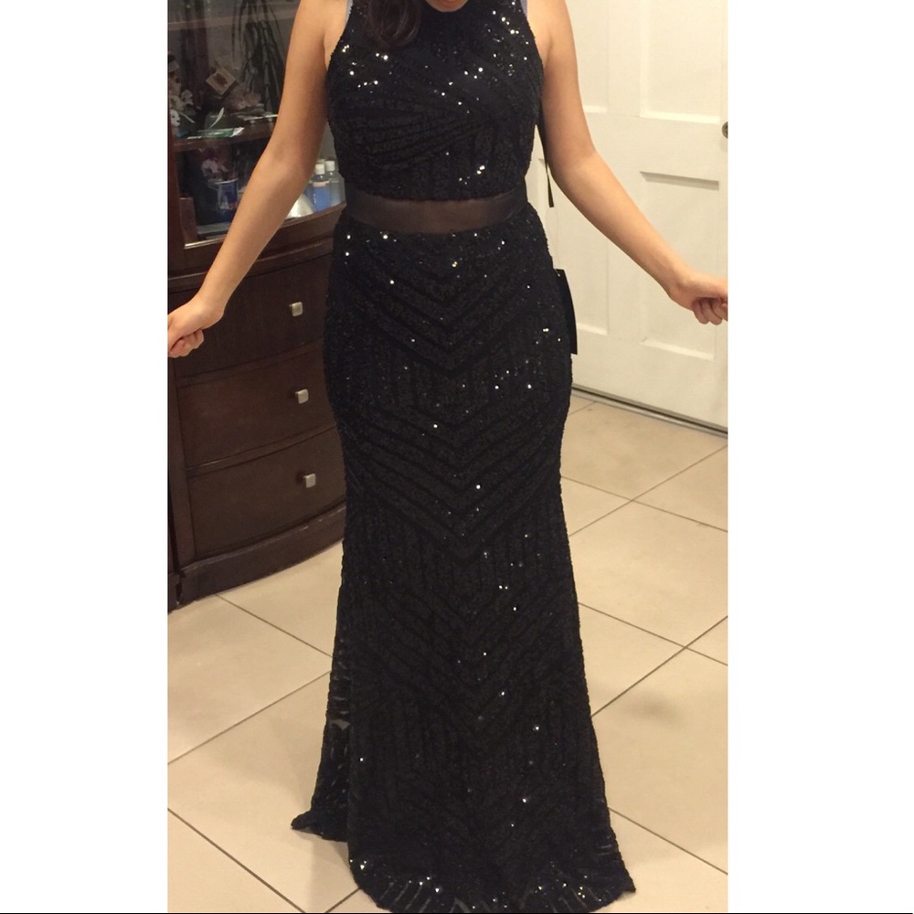 Black night gown