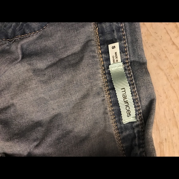 Lightweight chambray button up - Picture 3 of 4