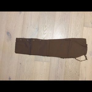 Be Present Versatility yoga pants shimmer brown