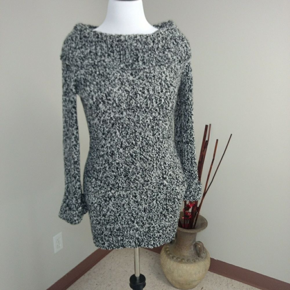 INC Black & White women's  cowl neck sweater top