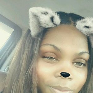 Meet your Posher, Cierra