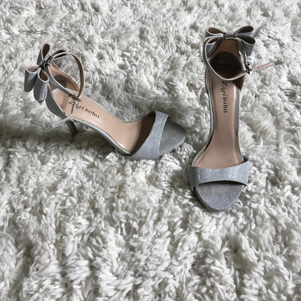Zigi Soho silver heels