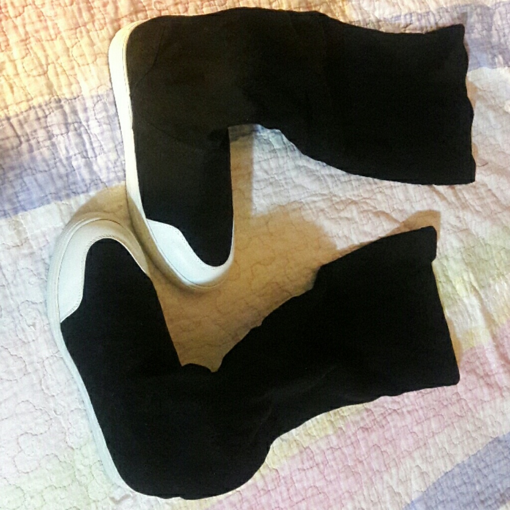 Shoes/ Only wore once