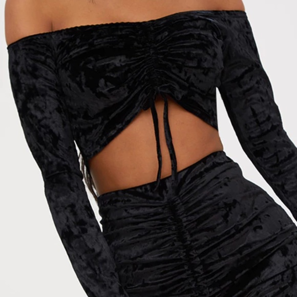 PRETTYLITTLETHING Black Velvet Ruched 2 Piece - Picture 6 of 6