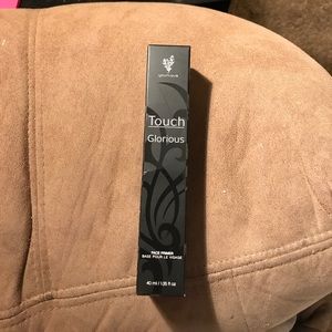 Younique touch glorious primer