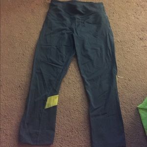 underarmour heat gear workout capris